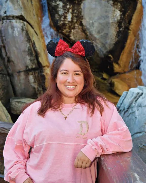 Happy Birthday @kasibby320 🎉🎂🥳🎈🎊🎁 thank you so much for being a part of our dance Fam! We love having you mamas!! We hope you have an amazing day!! Love you!!! ❤️ Can’t