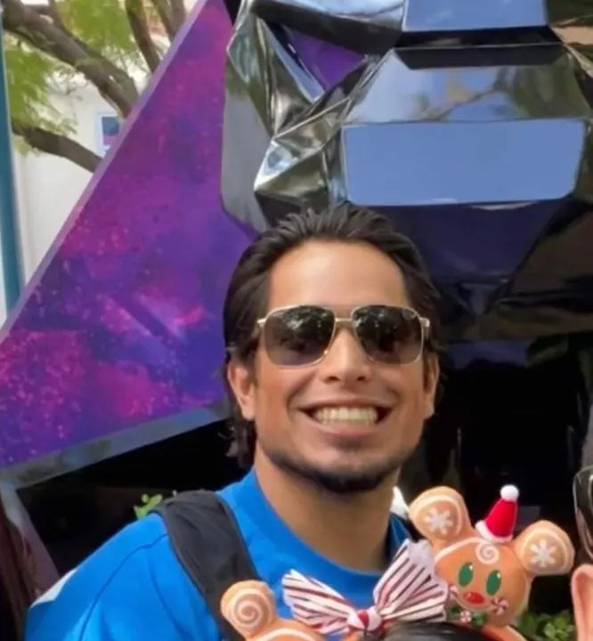 Happy Birthday @johny_bee_good !!!! 🎂🍾🎊 Thank you so much for being part of our dance Fam! We’re so proud of your growth and can’t wait to see you take the stage!! Have an
