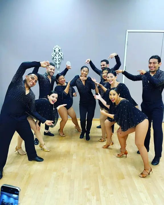 History was made last night! Congratulations to @cuppah.jo for debuting as a female lead on a Melómano Salsa Team! We’re so PROUD of her!! Love you mamas!!! 🥰 #MelomanoEnt #S