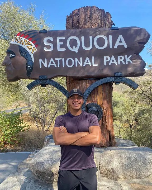 Happy Birthday @joehhernandez 🎂🎊🥳 Thank you for being part of the dance family! We love having you and your big smile! Hope you have an amazing day!! #MelomanoEnt #Melomano