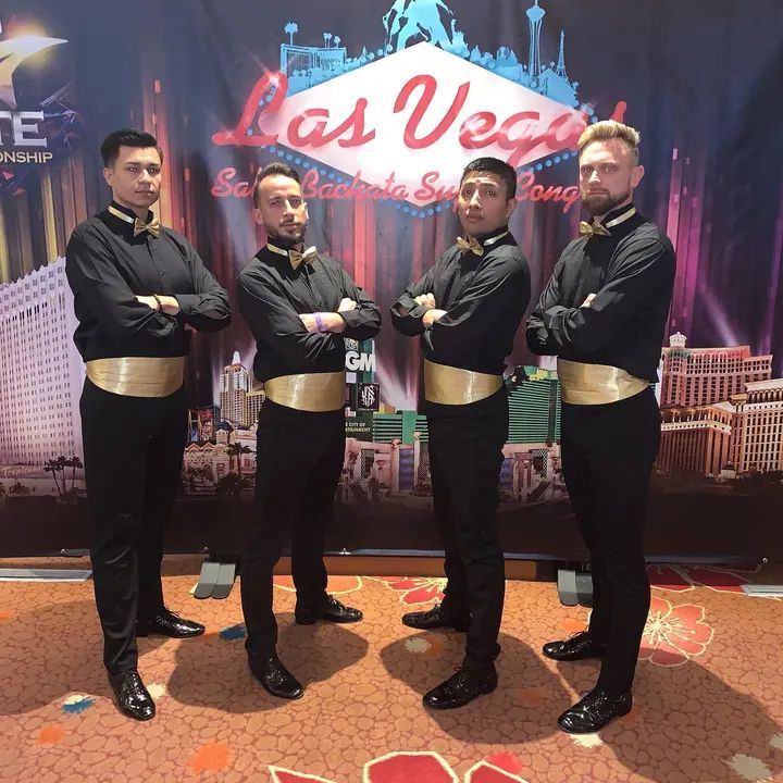 The Melómano Men’s Mambo Team delivering an awesome performance in Vegas Baby!! 🎉💪🏼💃🏽 #melomanoent #lasvegas #salsa #salsadancing #performance #sandiego #salsalovers #sal