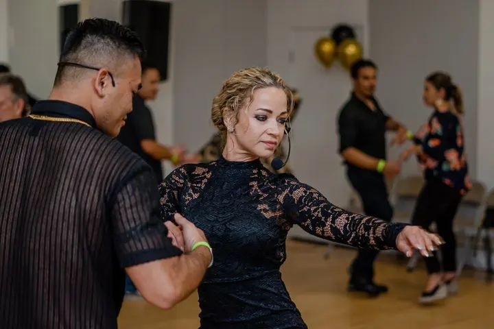 Melómano 12 Year Anniversary SALSA & BACHATA CLASS PHOTOS gallery photo