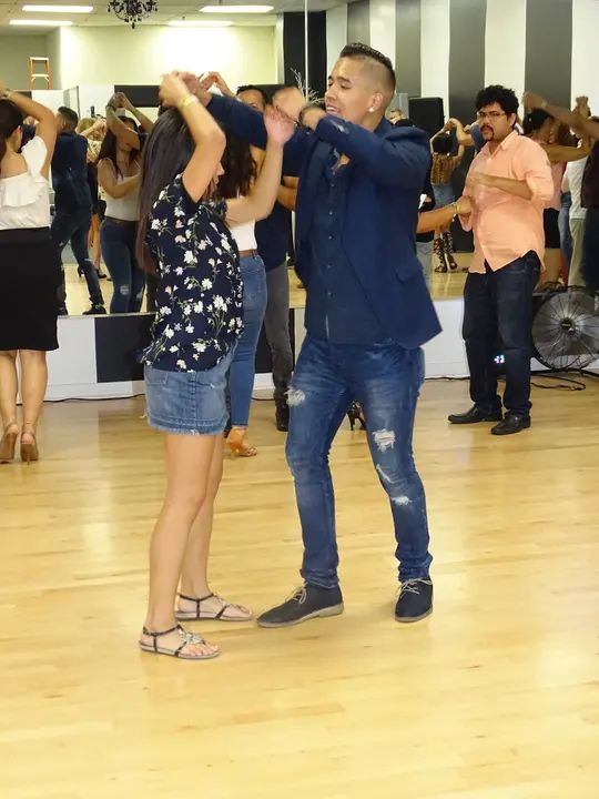 AUGUST BACHATA SOCIAL gallery photo
