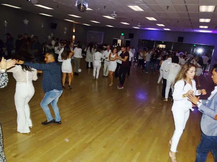 Melómano Winter White Affair Debut Night 2018 gallery photo