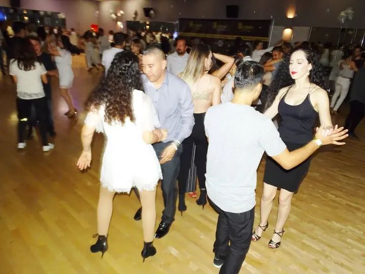 Melómano Winter White Affair Debut Night 2018 gallery photo