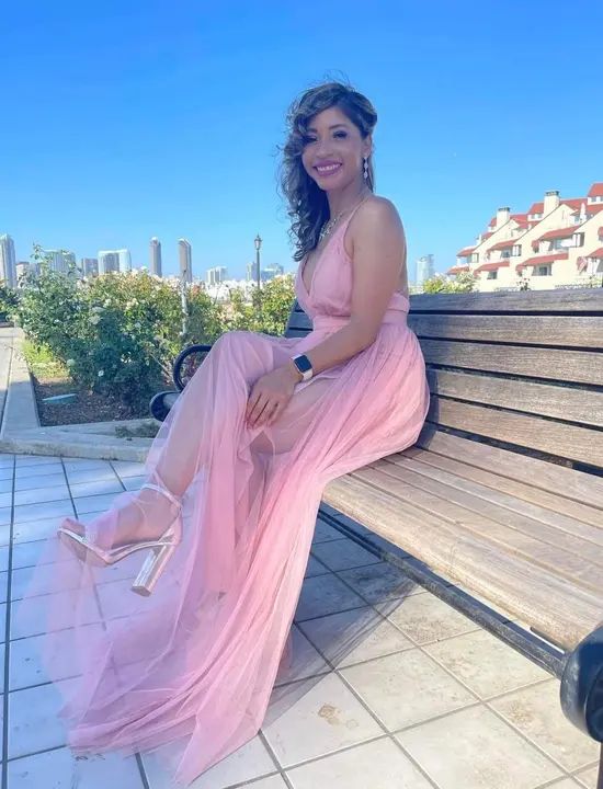 Happy Birthday Leilani Leslie Molina!!!! 🎂🎁🥳 Thank you for being part of our dance Fam!! You’re such a warm spirit with a big heart and we are lucky to have you! Thank you