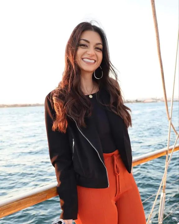 Happy Birthday to this beautiful person Nilu!!! 🎂🎊♥️🎉🤗 thank you for being part of our dance family mamas! You’ve grown so much since the first time you came to the studio