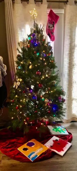 Tis the season Fam! Post a picture of your Christmas tree!! We wanna see the festivities going on in your home ❤️ 🎅 🎄 Here is ours and Luna was the master decorator. She cho