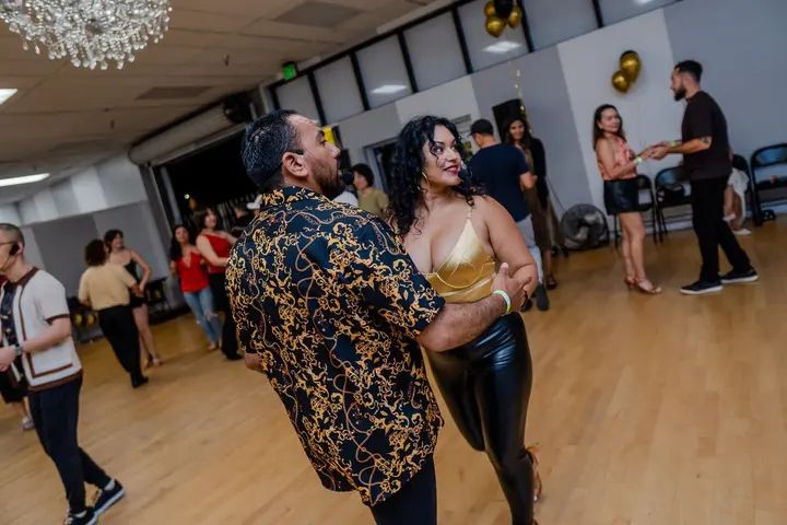 Melómano 12 Year Anniversary SALSA & BACHATA CLASS PHOTOS gallery photo