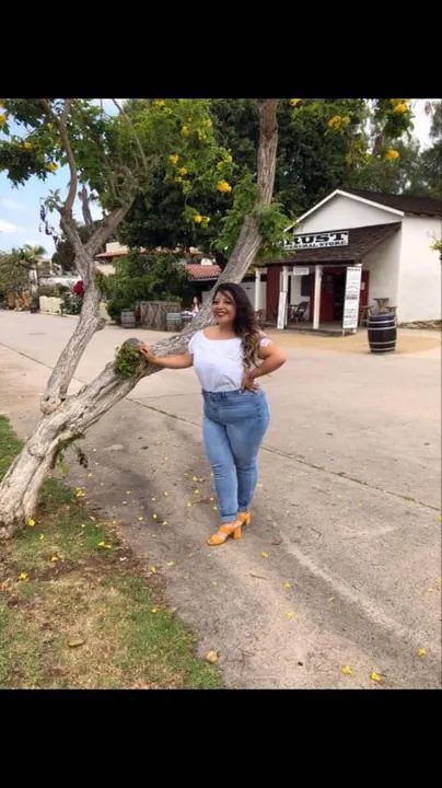 Happy Birthday to this beauty Yvette Molina!!! 🎂🎉😍🎁 Thank you for being part of our dance Fam! We love having your positive vibes and sweet spirit with us! We can’t wait t
