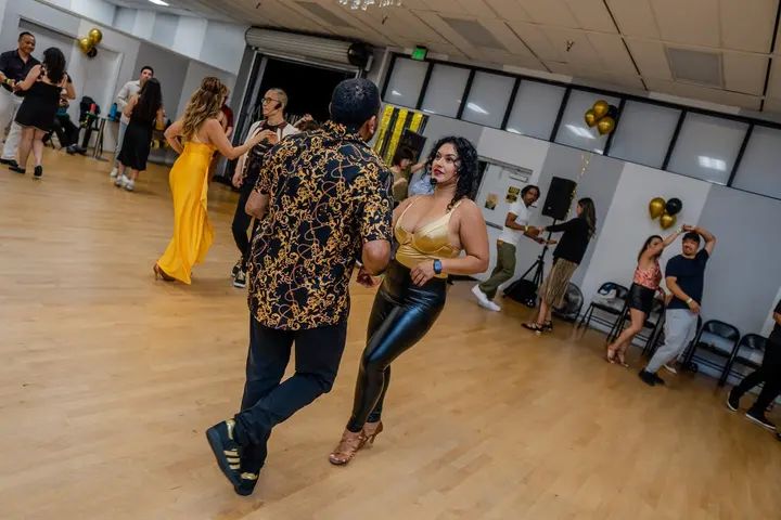 Melómano 12 Year Anniversary SALSA & BACHATA CLASS PHOTOS gallery photo