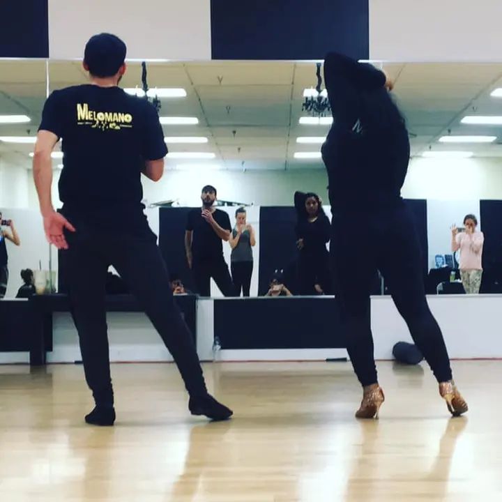 Happy Monday! Tonight we are open and will be having Beginner Bachata at 6pm and Salsa at 7pm🙌 See you tonight 💃🏽🕺🏻💕 #MelomanoEnt #GroupClasses #Salsa #Bachata